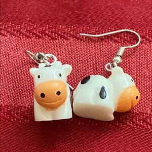 5/$10❤️♥️♥️NEW Mini Cow Earrings
